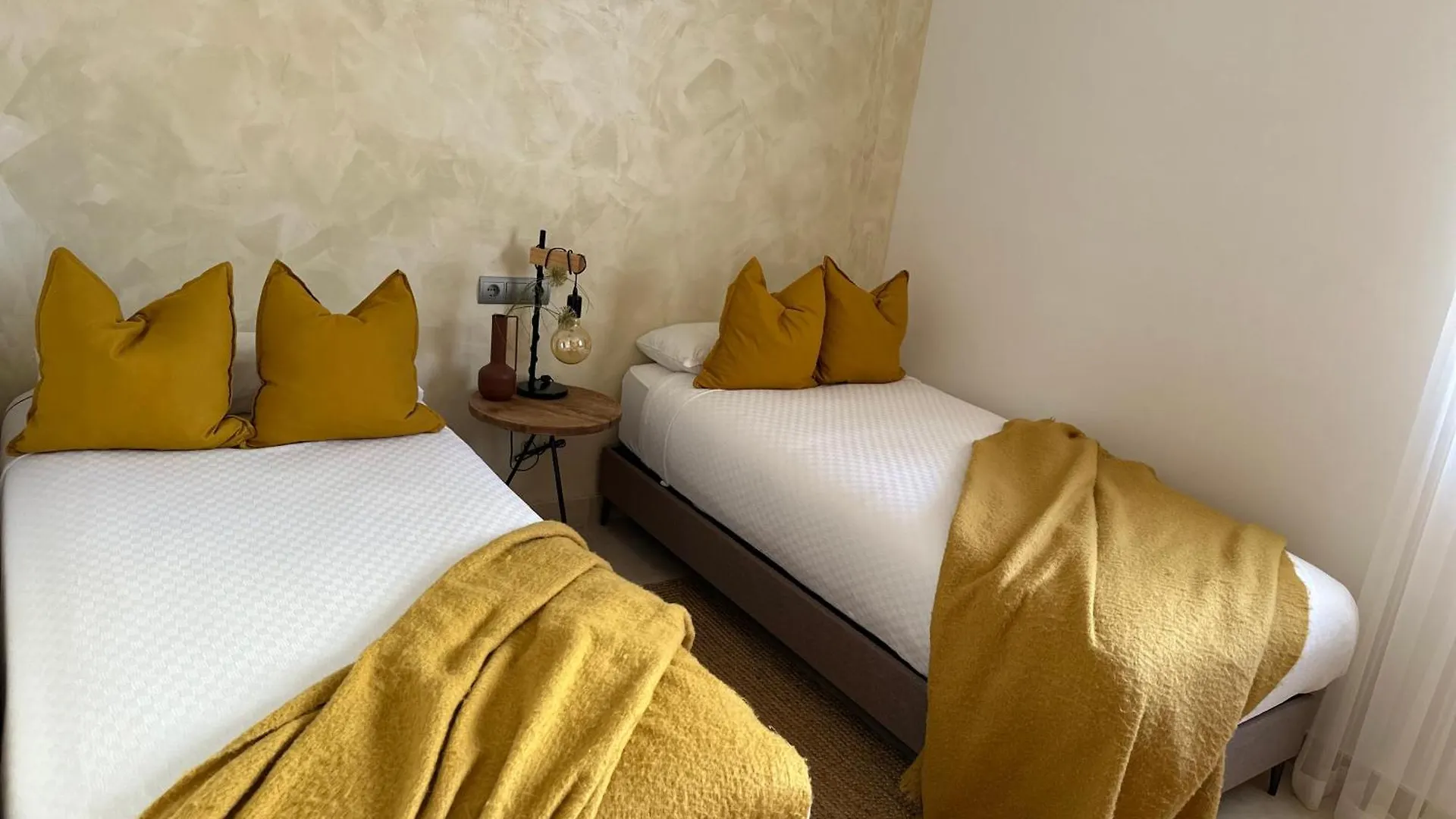 Charming 2 Bed Apartment In Quartiers Marbella Estepona
