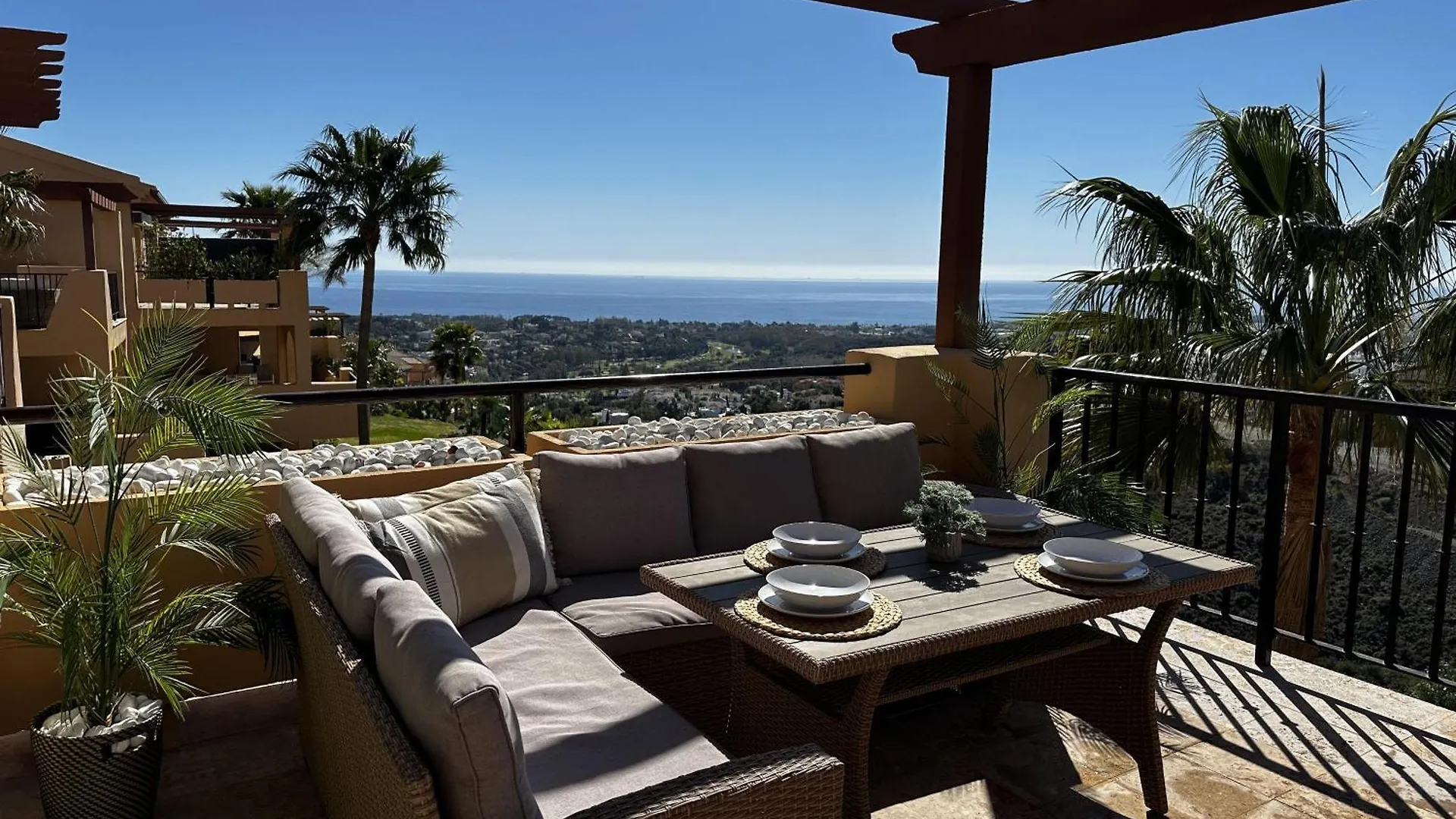 Charming 2 Bed Apartment In Quartiers Marbella Estepona