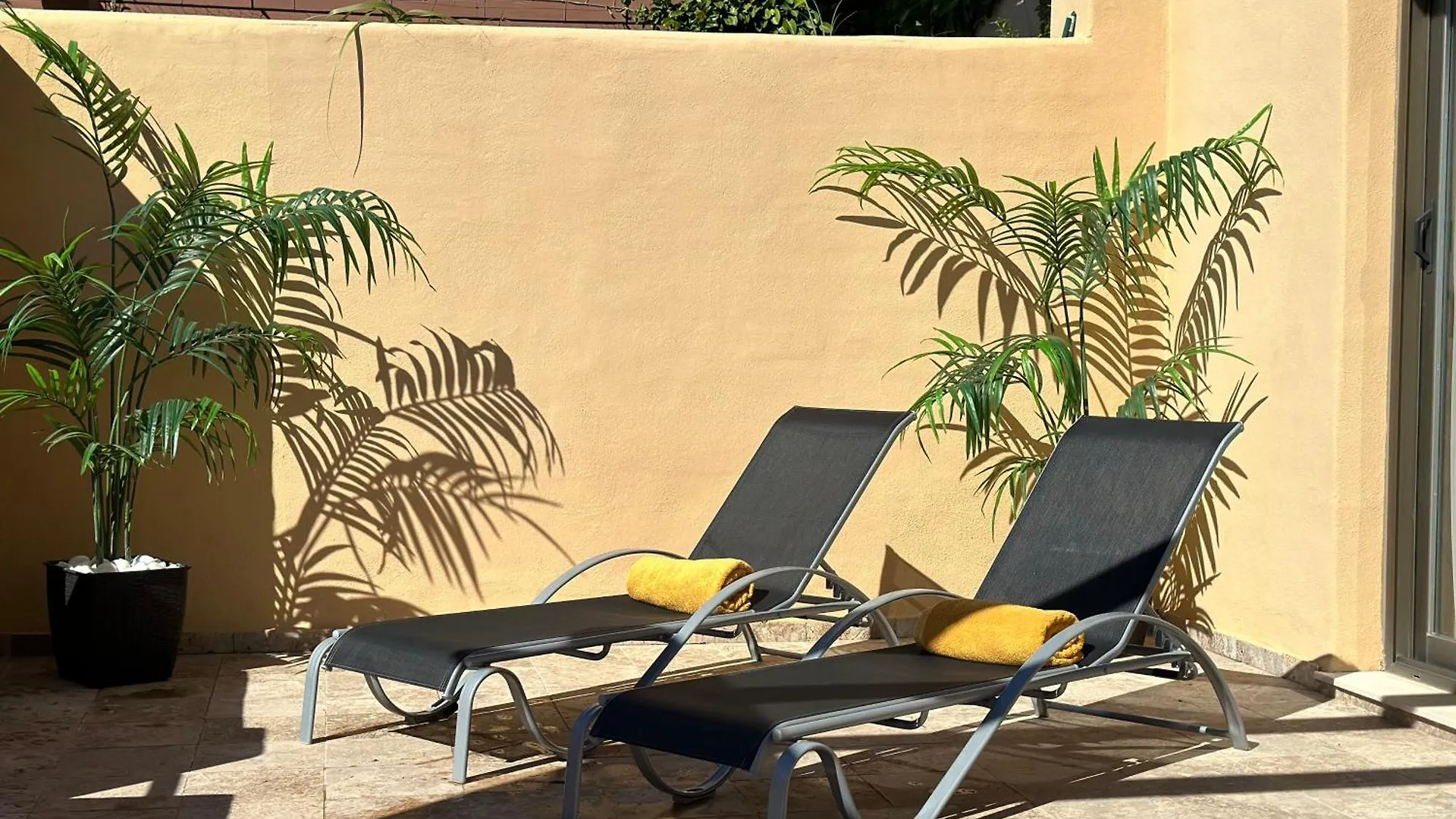 Charming 2 Bed Apartment In Quartiers Marbella Estepona