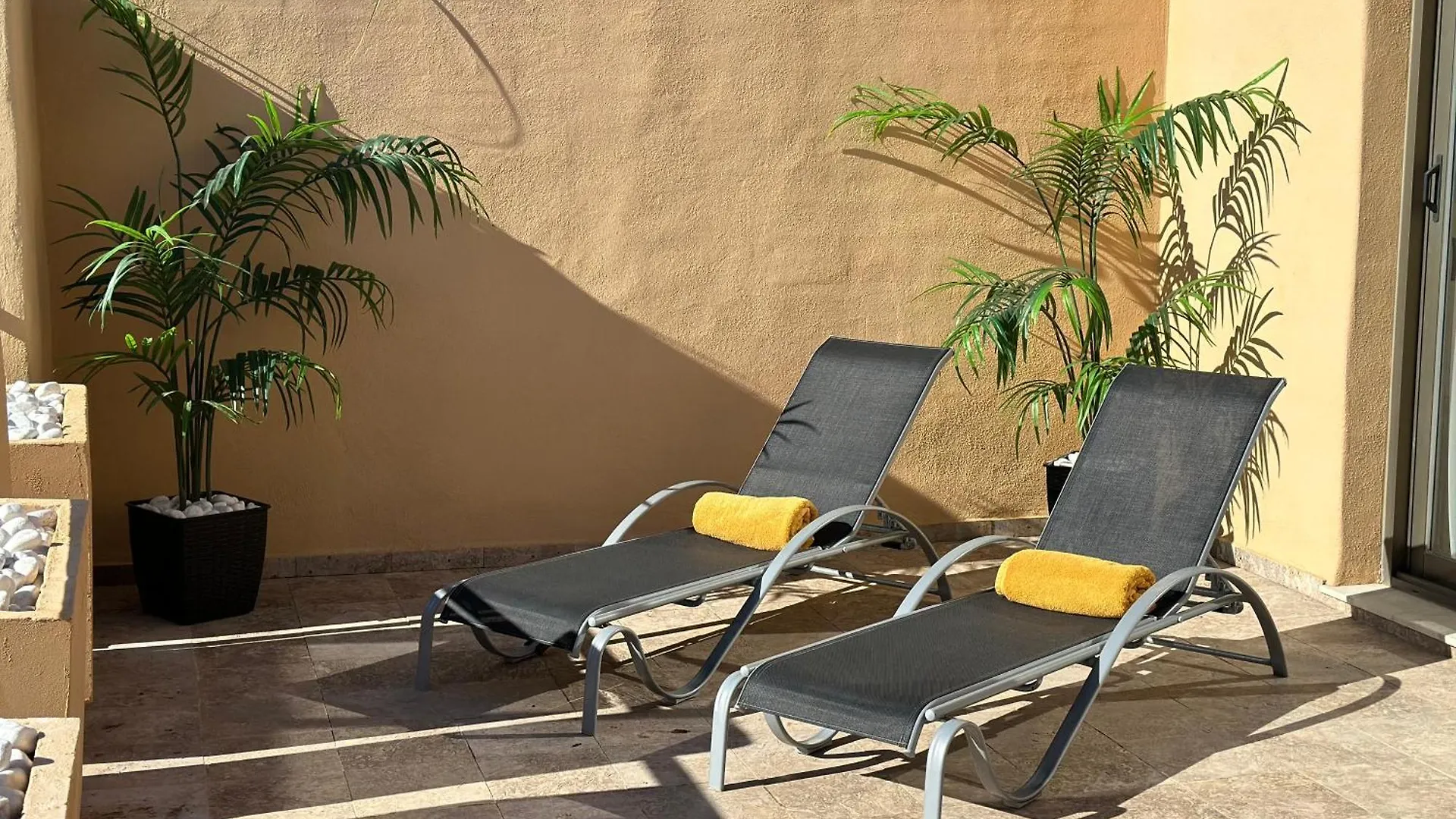 Charming 2 Bed Apartment In Quartiers Marbella Estepona Spain